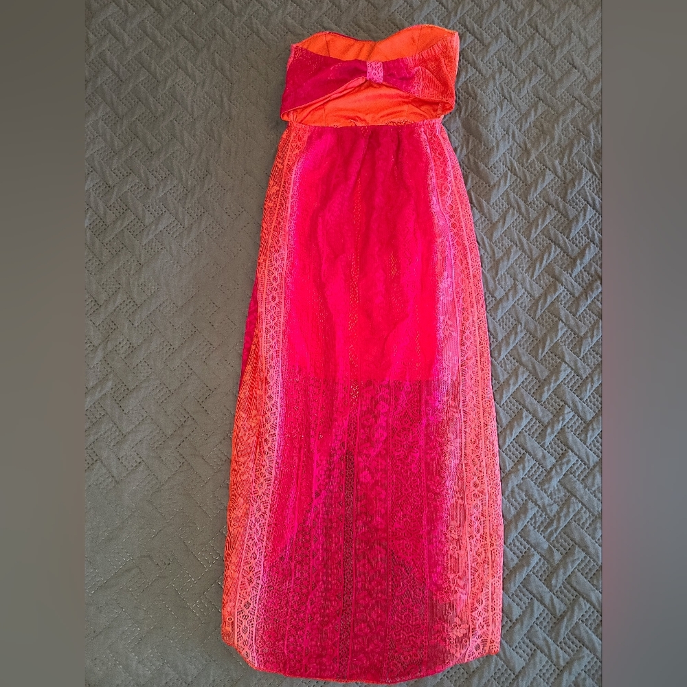 Lovely halter-dress.